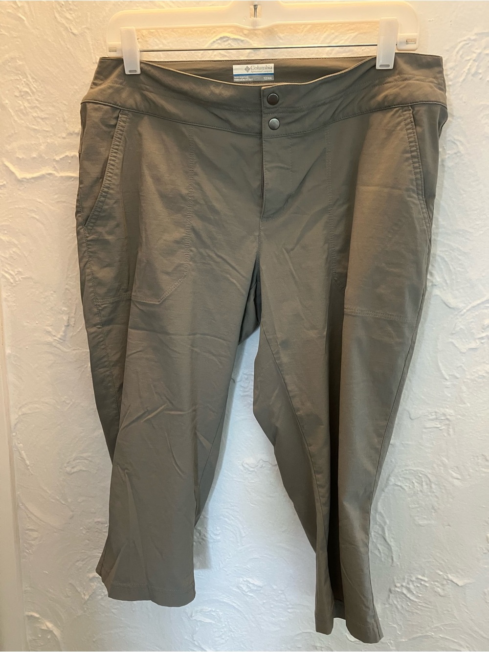 Columbia Women’s Gray Outdoor Performance Capri Pants